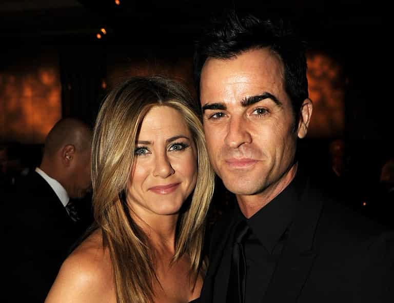 Show Us The Ring! Jennifer Aniston Keeps Her Engagement Ring Under Wraps Show Us The Ring! Jennifer Aniston Keeps Her Engagement Ring Under Wraps
