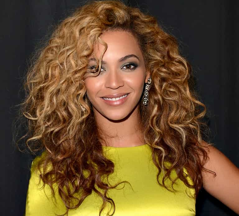 Beyoncé Shows Off Some Homely-Looking Holiday Pics Beyoncé Shows Off Some Homely-Looking Holiday Pics
