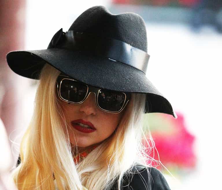 Bare-Bottomed Recording: Lady Gaga Has A New Fad Bare-Bottomed Recording: Lady Gaga Has A New Fad