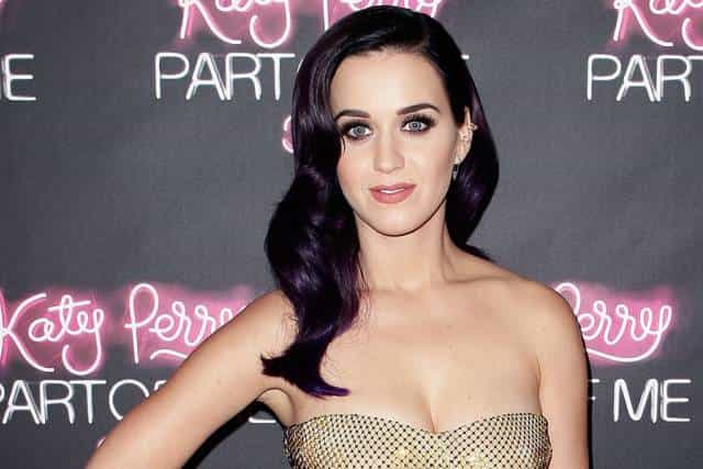 The Cheek! Katy Perry Accidentally Moons a Crowd of People… The Cheek! Katy Perry Accidentally Moons a Crowd of People…
