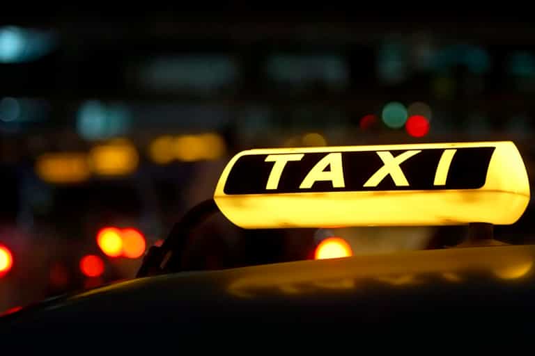 Female Taxi Driver Hurls Abuse at Passenger… Female Taxi Driver Hurls Abuse at Passenger…