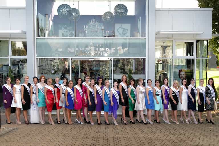 Nicola McEvoy Takes The Crown and Becomes This Year’s Rose of Tralee Nicola McEvoy Takes The Crown and Becomes This Year’s Rose of Tralee