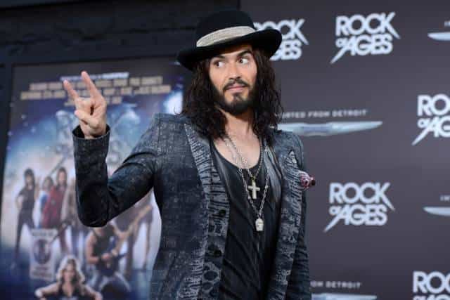 Good Samaritan? Russell Brand Offers Helping Hand to Homeless Man