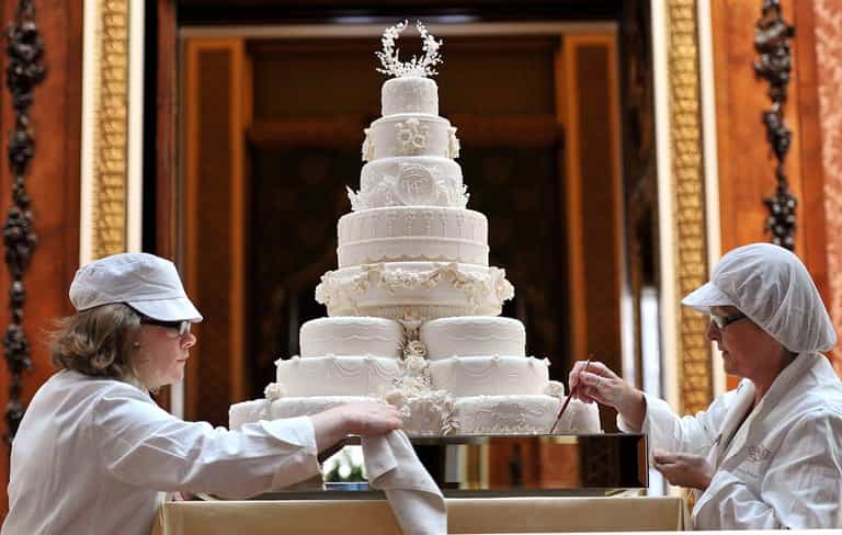 Her.ie Loves a Wedding And We Can Never Resist A Fabulous Cake!