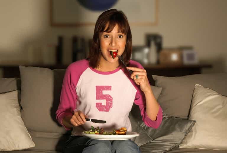 Slow Down People: The Average Person Spends More Time Doing The Washing Up Than Actually Eating Their Dinner Slow Down People: The Average Person Spends More Time Doing The Washing Up Than Actually Eating Their Dinner