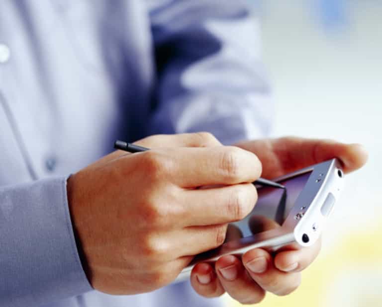 Creepy New App Searches Facebook For “Sexy Pics” And Uploads Them For Browsing Creepy New App Searches Facebook For “Sexy Pics” And Uploads Them For Browsing
