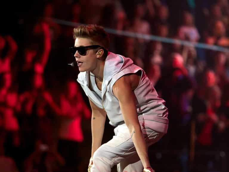 Twit-Twoooo! Bieber Goes For The Ink Again Just A Month After His Last Tattoo Twit-Twoooo! Bieber Goes For The Ink Again Just A Month After His Last Tattoo