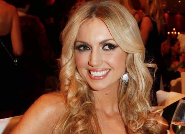 Rosanna Davison To Wed In Her Itsy Bitsy Teenie Weenie Yellow Polka Dot Bikini Rosanna Davison To Wed In Her Itsy Bitsy Teenie Weenie Yellow Polka Dot Bikini