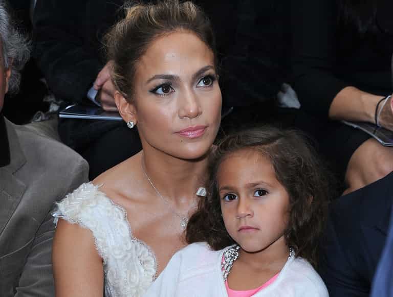 Guess Who Sat On The FROW With Jennifer Lopez At The Chanel Show In Paris? Guess Who Sat On The FROW With Jennifer Lopez At The Chanel Show In Paris?