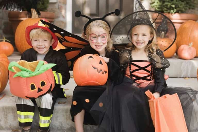 Experts Warn That Badly Made Costumes Could Pose A Danger To Your Children Experts Warn That Badly Made Costumes Could Pose A Danger To Your Children