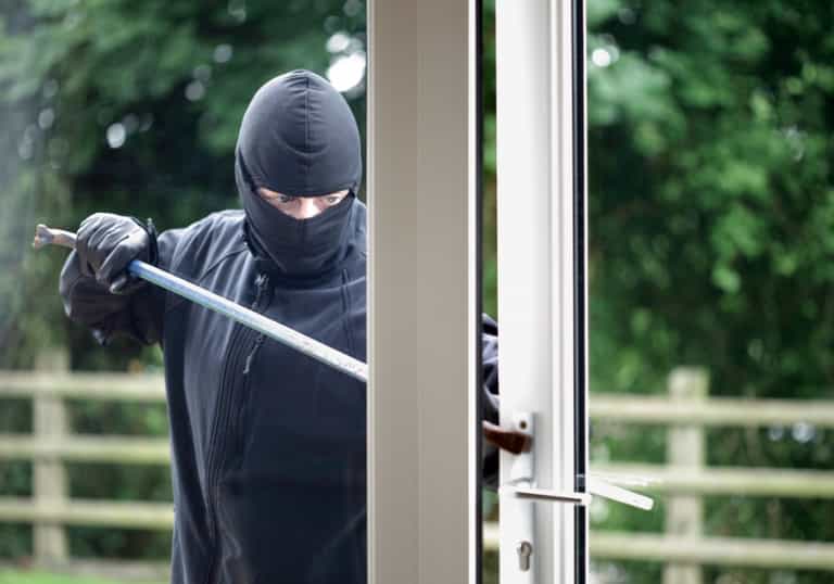 Her.ie Speaks To The Expert: How To Keep Your Home Secure This Winter Her.ie Speaks To The Expert: How To Keep Your Home Secure This Winter