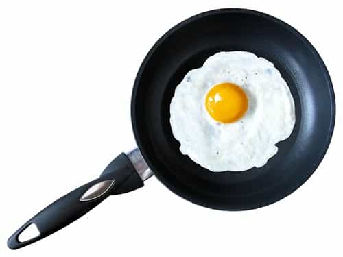 Hate your Food Getting Stuck To The Pan? This Trick Is About To Turn You Into A Domestic Goddess Hate your Food Getting Stuck To The Pan? This Trick Is About To Turn You Into A Domestic Goddess