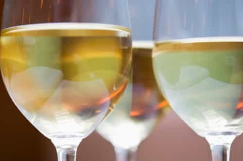 Here’s Why You Need To Have That Glass Of Wine On A Night Out