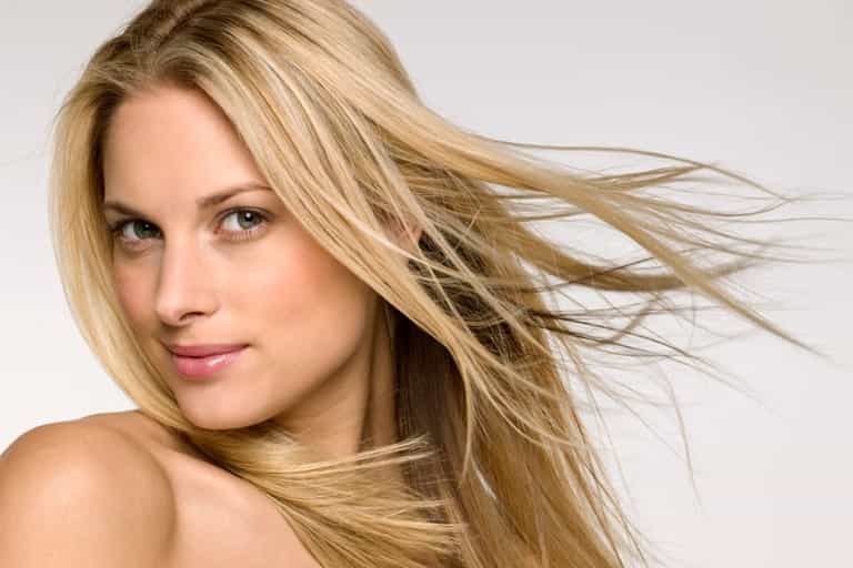 How To Make Your Own Dry Shampoo For a Fraction Of The Price