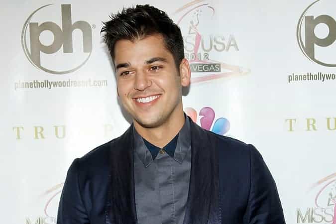 PIC: Rob Kardashian Just Attacked Sister Kim In His Latest Social Media Post PIC: Rob Kardashian Just Attacked Sister Kim In His Latest Social Media Post