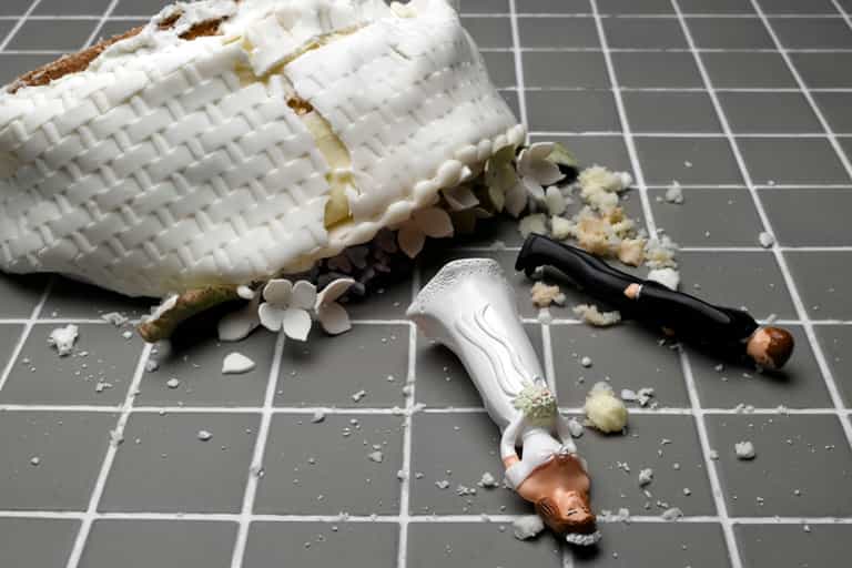 PIC: This Bride Uninvited Her ‘Narcissist’ Parents With One Cutting Anti-Invite