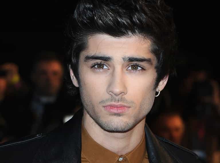 One Direction Fans In A Frenzy As Picture Appears To Show Zayn Malik Holding Hands With Another Girl One Direction Fans In A Frenzy As Picture Appears To Show Zayn Malik Holding Hands With Another Girl