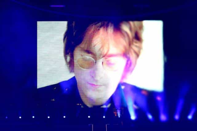 Canadian Dentist Wants to Clone John Lennon Using His Tooth Canadian Dentist Wants to Clone John Lennon Using His Tooth