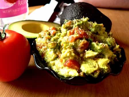 Recipe: A Simple Way to Make Creamy Guacamole Recipe: A Simple Way to Make Creamy Guacamole