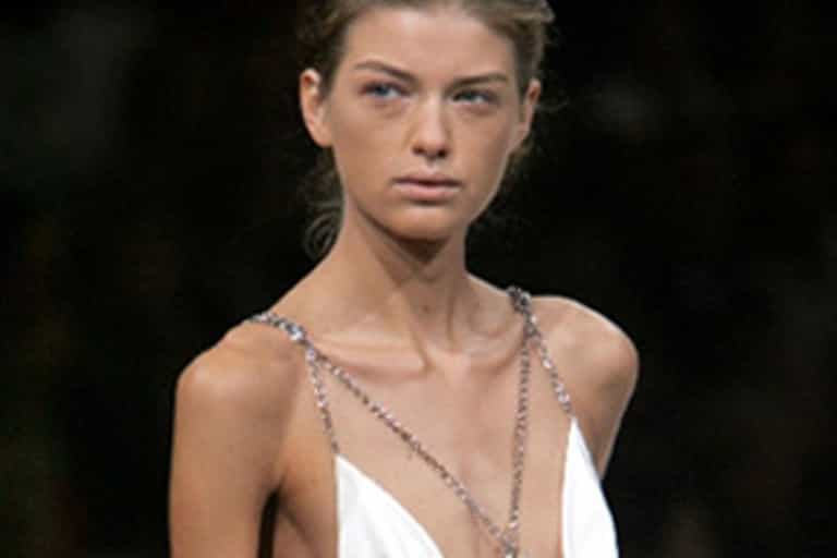 “It Is The Ultimate Vicious Cycle” Former Vogue Editor Speaks Out On Starving Size Zero Models “It Is The Ultimate Vicious Cycle” Former Vogue Editor Speaks Out On Starving Size Zero Models