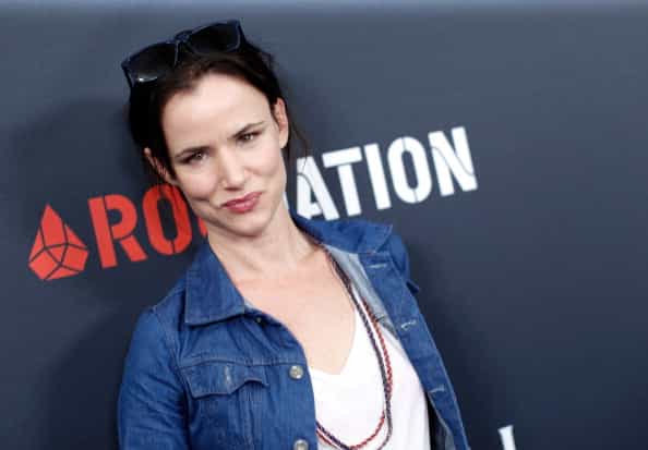 Ouch That’s Got to Hurt! Actress Shares Photo of Painful-Looking Sunburn Ouch That’s Got to Hurt! Actress Shares Photo of Painful-Looking Sunburn