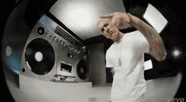 VIDEO – Famous For Fighting, Is That Two Guys Having A Scrap On O’Connell Street In Eminem’s Latest Video?