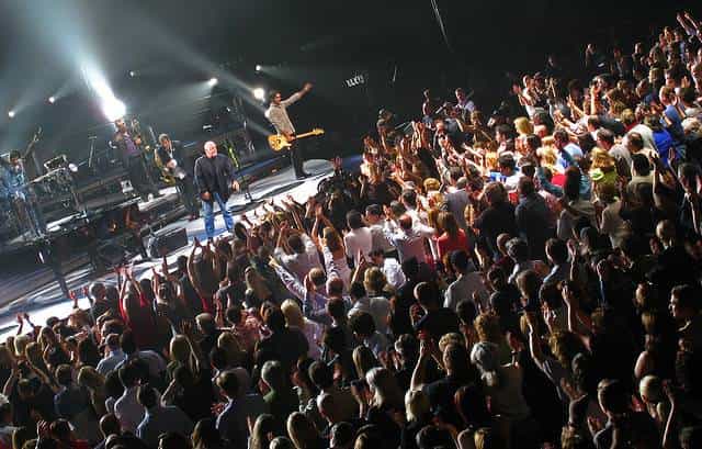 10 Things… People do at Concerts That Drive us Mad