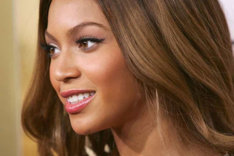 PICTURE – Beyonce Posts Makeup Free Photo To Instagram, Looks Amazing