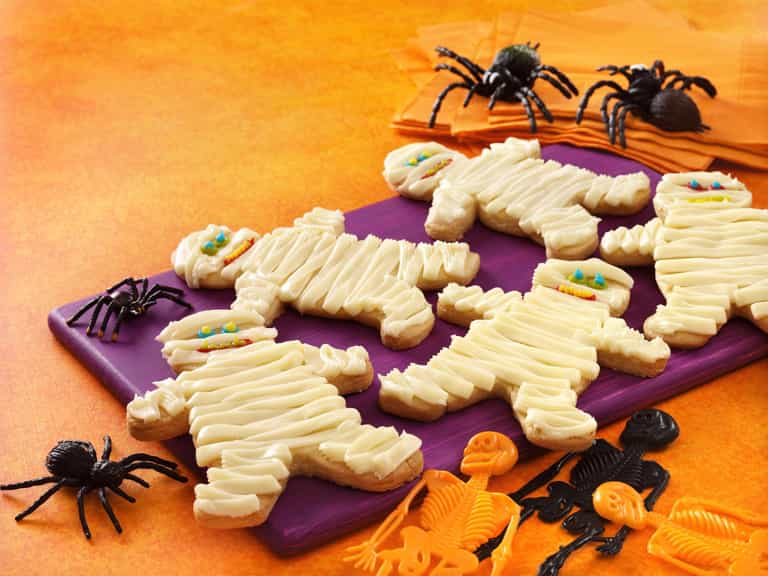 Recipe: Scary Mummy Cookies for Halloween