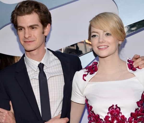 VIDEO – “It’s Feminine How?” Emma Stone Calls Out Boyfriend Andrew Garfield For Sexist Comment