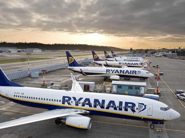 PIC: Ryanair Ground Staff Show Their Creative Side With Penis Drawings In The Snow