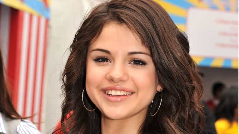 PIC: Selena Gomez Responds To Body Shamers With Stunning Swimsuit Snap