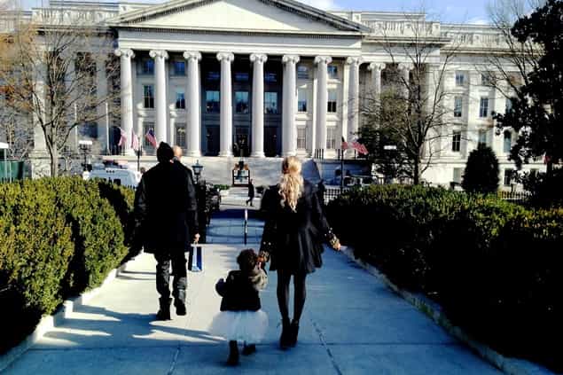 PICTURES – Oh Just Beyoncé And Jay Z, Hanging Out At The White House, Nothing To See Here