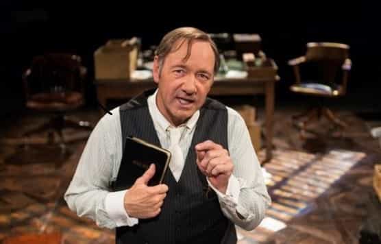 ‘If You Don’t Answer That, I Will!’ Kevin Spacey Halts One-Man Show To Call Out Audience Member ‘If You Don’t Answer That, I Will!’ Kevin Spacey Halts One-Man Show To Call Out Audience Member