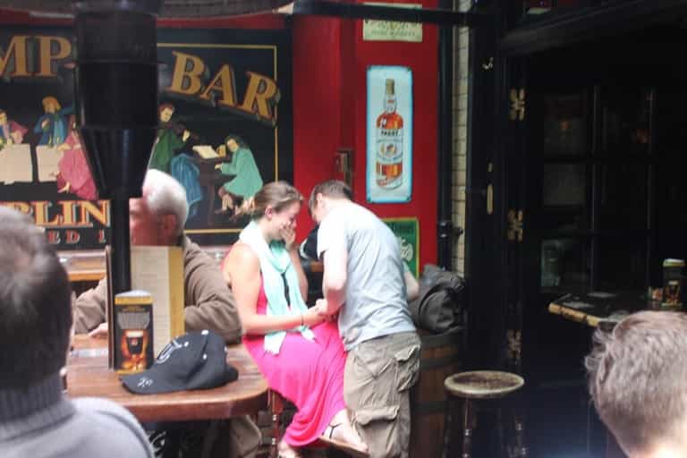 PICTURE: Guy Sets Bar High With Unique Guinness Proposal PICTURE: Guy Sets Bar High With Unique Guinness Proposal