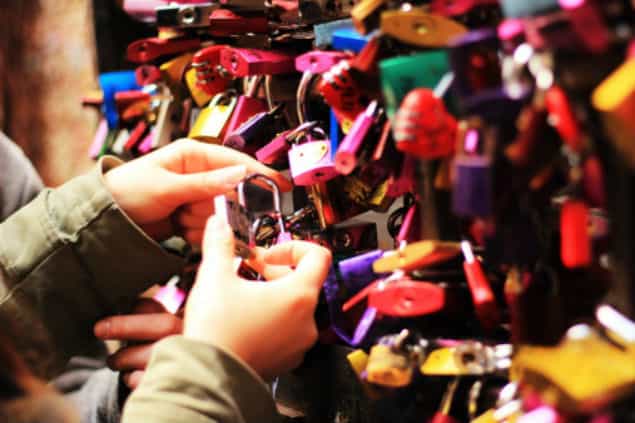 A Love Lock Down – Paris Bridge Railing Collapses Under Weight Of Couple’s ‘Love’ Padlocks