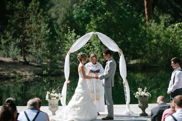 This Couple Were Forced To Rush Their Wedding Because Of A Wildfire But The Photos Were Entirely Worth It This Couple Were Forced To Rush Their Wedding Because Of A Wildfire But The Photos Were Entirely Worth It
