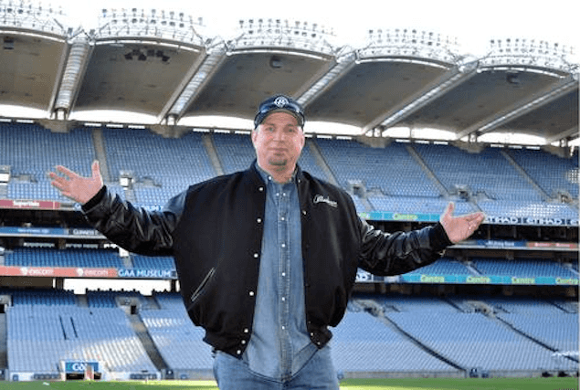 “A Little Bit Of Hope” – Garth Brooks Crisis Meetings To Be Held Over The Weekend