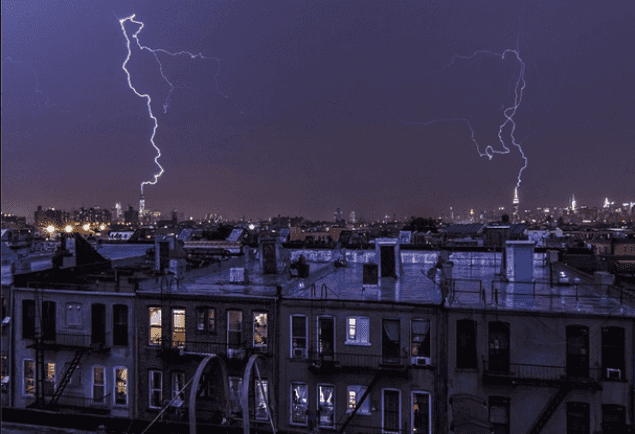 PIC: A Photographer Captured Double Lightning… And It’s Pretty Spectacular