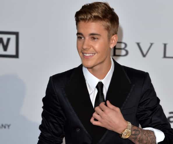 VIDEO: The Brilliant Reaction From Teenagers When Justin Bieber Turns Up At Their Prom VIDEO: The Brilliant Reaction From Teenagers When Justin Bieber Turns Up At Their Prom