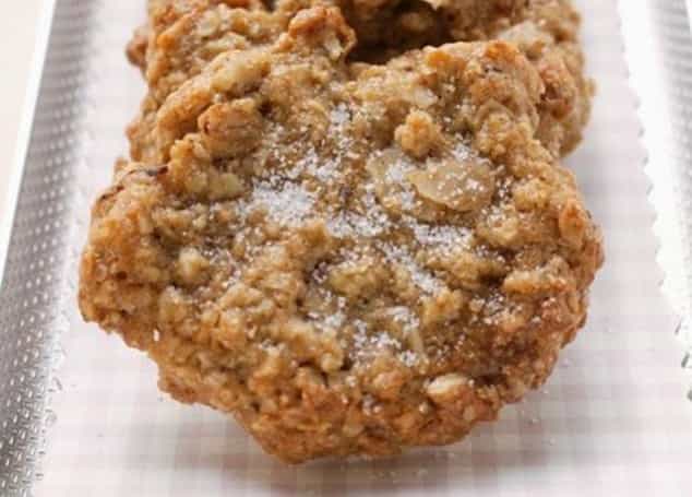 Feel Good Recipe: Oat and Nut Cookies
