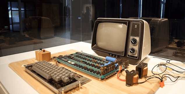 Apple Computer Sells for Over €700,000 at Auction