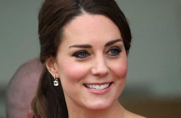 Lady in Red: Duchess of Cambridge Dazzles at Hospice Event Lady in Red: Duchess of Cambridge Dazzles at Hospice Event