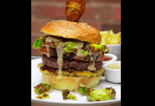 PIC: Are You Feeling Festive Enough To Try A Christmas Burger? PIC: Are You Feeling Festive Enough To Try A Christmas Burger?