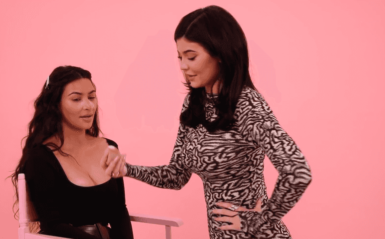 Kylie Jenner shows Kim Kardashian her favourite mascara hack and it’s actually a game changer Kylie Jenner shows Kim Kardashian her favourite mascara hack and it’s actually a game changer
