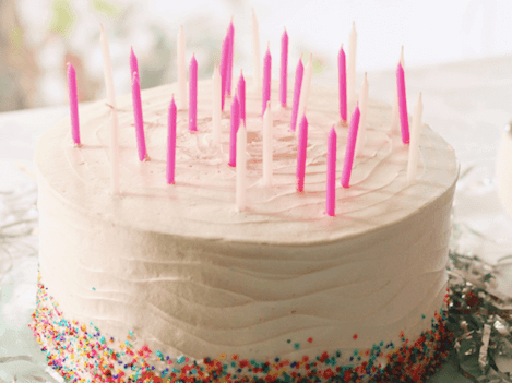 You’ll never cut a cake the same way again after seeing this TikTok trick
