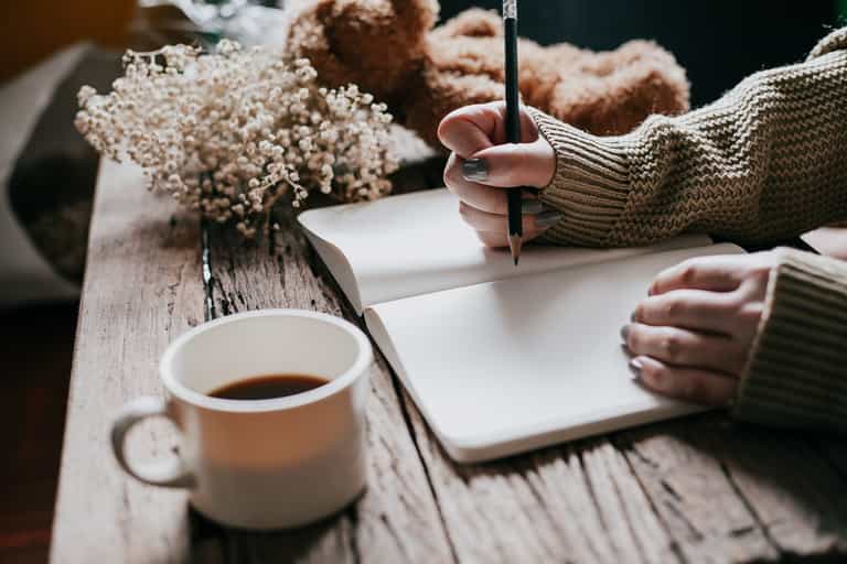 5 amazing benefits that journaling can have on your well-being