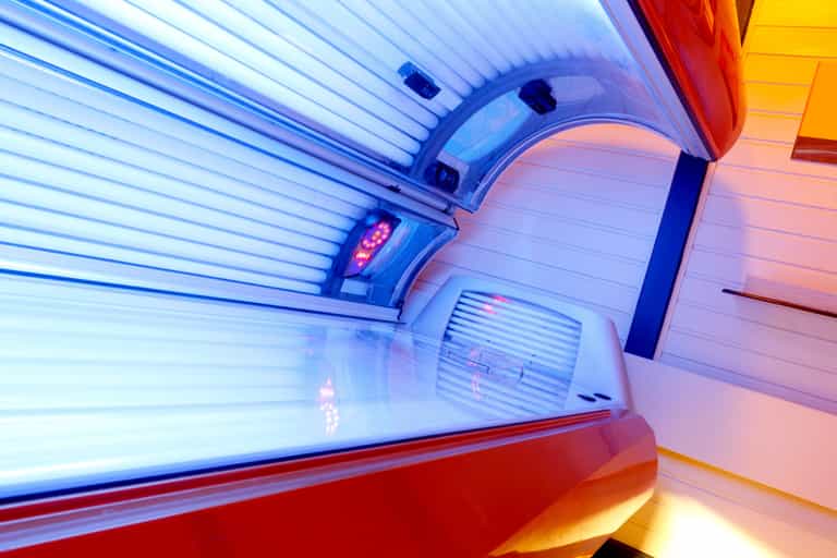 Woman tragically found dead in sun bed by salon customer in Austria Woman tragically found dead in sun bed by salon customer in Austria