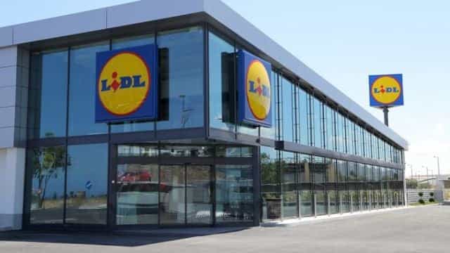 Lidl Ireland stocking summer outdoors range with kayaks and paddle boards Lidl Ireland stocking summer outdoors range with kayaks and paddle boards