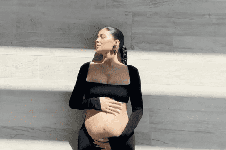 “Stormi, we’re gonna have a baby”: Kardashians react to Kylie’s baby no.2 news